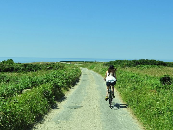 Brittany coast cycling holiday